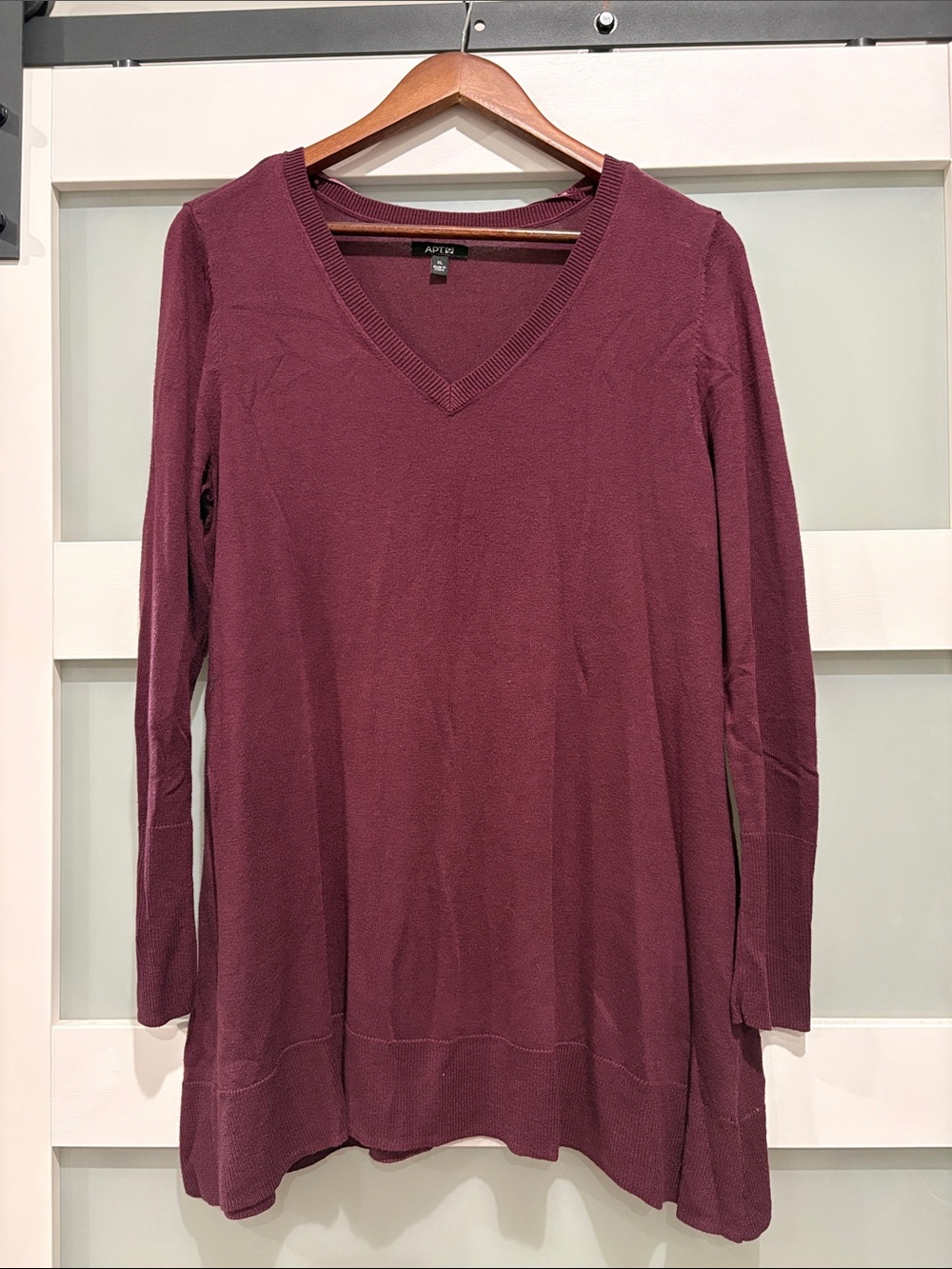 Apt. 9 Plum V-Neck Long Sleeve Tunic Sweater